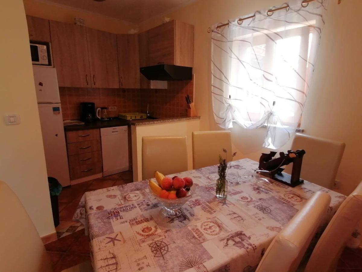 Holiday House Dol Cerovlje Ngoại thất bức ảnh